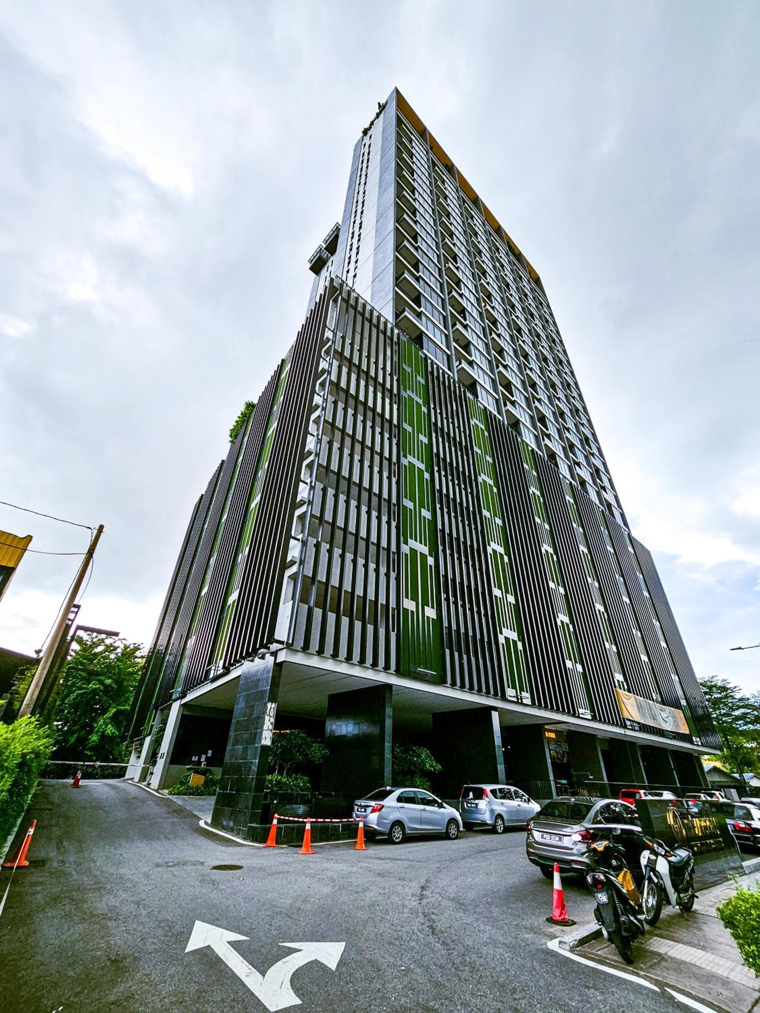 Beacon Executive Suites By Ngn George Town Exterior foto